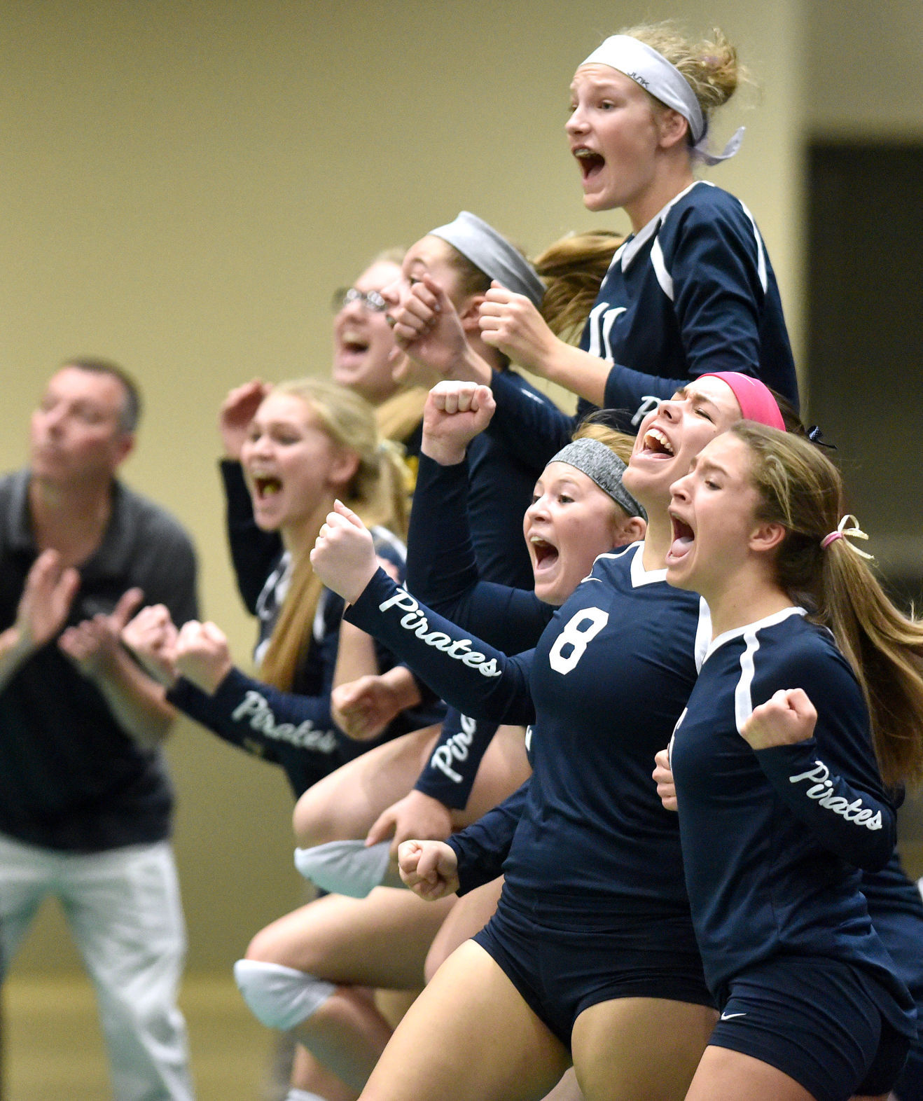 Hudson vs Lawton-Bronson state volleyball